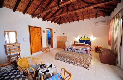 Skiathos Town House | Azalea Studios