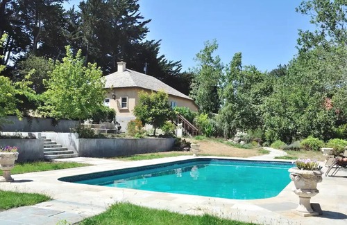 Petaluma House | Azari Vineyards Guest House with Pool!