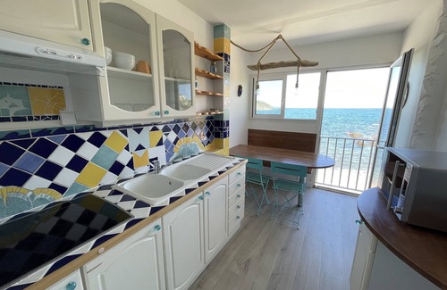 Collioure Apartment | AZUR Les pieds dans l'eau - WIFI FIBRE- Covered PARKING ☀️