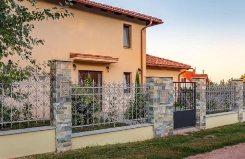 Balatonalmadi Apartment | Azur Villa 3 - Panoramic Escape