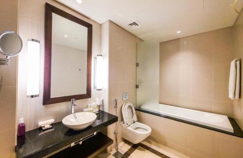 Abu Dhabi Apartment | Azure Crest 2BR - Ocean View Apartment Near Marina Mall