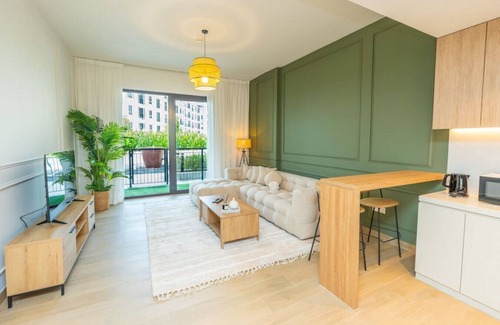 Dubai Apartment | Azure Escape !Joyful 1 Bed Apartment close to the Sea!