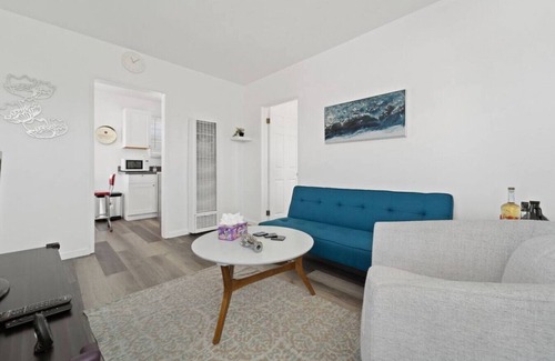 Lincoln Acres Apartment | Azure Loft: Perfect 4 City Trips with Free Parking