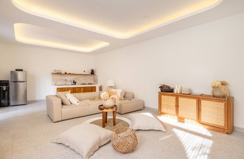 Berawa Villa | Azure Luxe Boutique Villa in Canggu 11min to FINNS