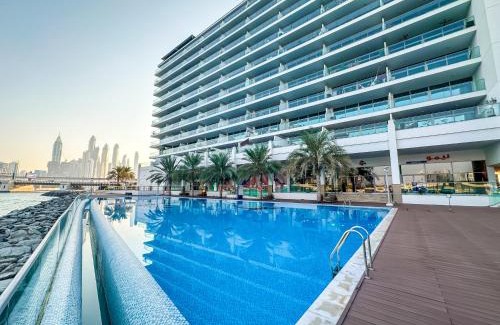 Palm Jumeirah Apartment | Azure Residences a Beachfront Getaway on Palm Jumeirah