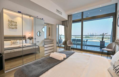 Palm Jumeirah Apartment | Azure Residences a Beachfront Getaway on Palm Jumeirah