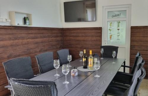 Tiszaug Apartment | Bárka a Tiszához apartman