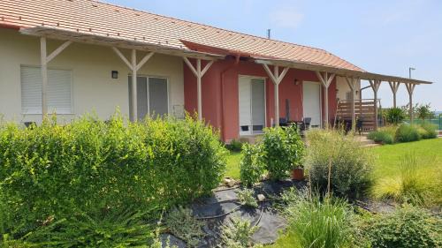 Balatonakali Apartment | Búzavirág Apartmanház