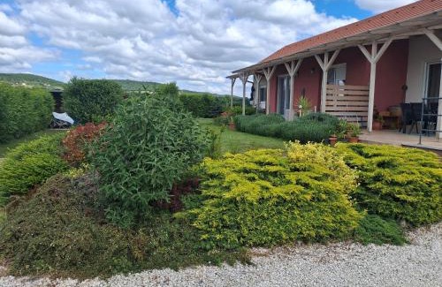 Balatonakali Apartment | Búzavirág Apartmanház