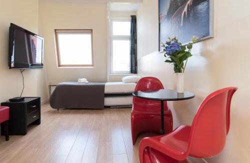 Overtoomse Sluis House | B&B Canaliscious