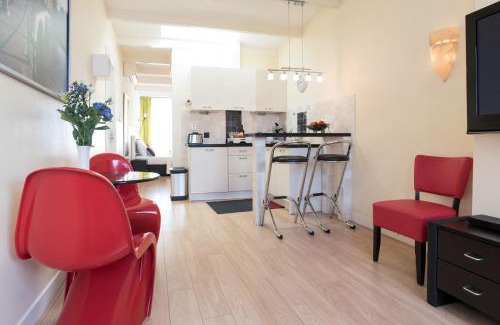 Overtoomse Sluis House | B&B Canaliscious