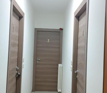 Vasto House | B&B LE LUCI CAMERA IN ATTICO GRAN VISTA interno 4 rose bianche