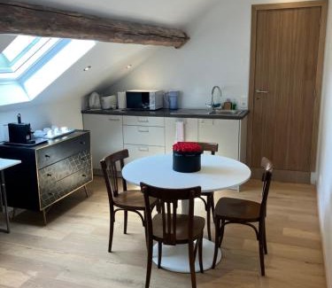 Vielsalm Bed & Breakfast | B&B Pegasus II - Chambre familiale de luxe avec sauna privatif et coin repas