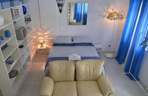 Trani Bed & Breakfast | B&B Villa Mediterranea with parking space