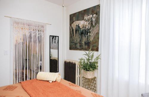 Brockton Village Hotel | B Hotel