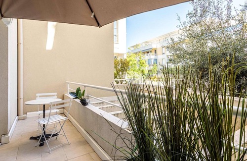 Cannes La Bocca Apartment | B014 Spacieux 2 chambres piscine parking 4min plage