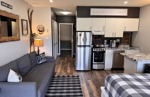 Lincoln Condo | B103 · Cozy Studio apt w/pool & hot tub Ski Loon Mountain