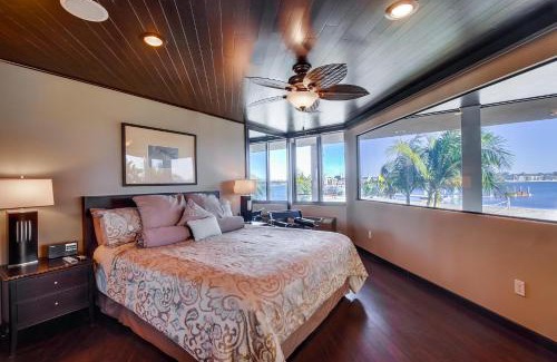 Mission Beach House | B5172 Villa on the Bay - 7 Bedroom