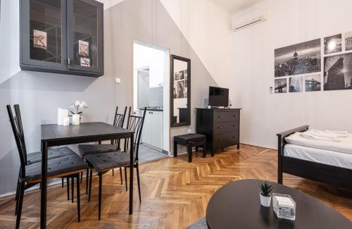Erzsebetvaros Apartment | B8 - Grand Boulevard Cozy Apartment - Best Location by BQA