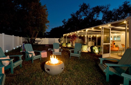 Whitfield House | Baby/Kid Friendly-Close to Beach/Downtown-Heated Pool-Fire Pit-Game Room