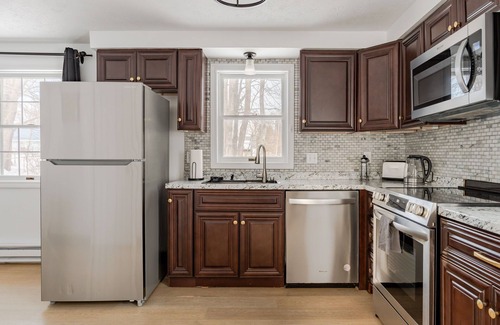 East Deering House | Back Cove Retreat-FREE Parking 5 min to Old Port!