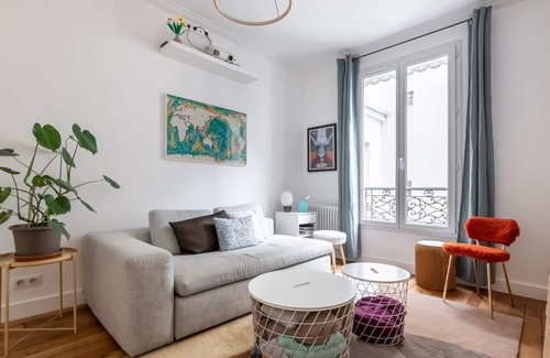 Epinettes Apartment | Back to Black, by Veeve