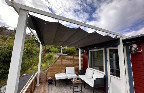 Vastra Frolunda House | Backstugan - litet hus med storslaget läge