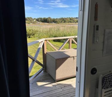 Vastra Frolunda House | Backstugan - litet hus med storslaget läge