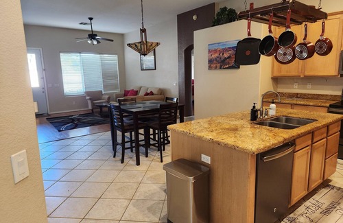 Chandler House | Backyard Oasis near downtown