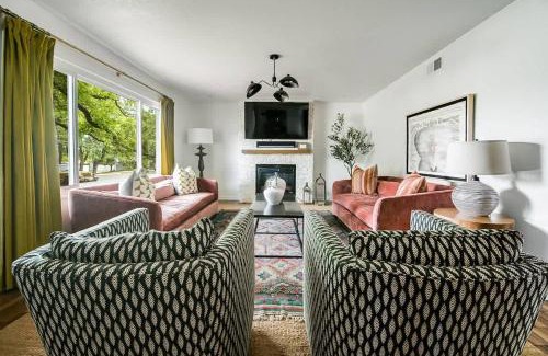 Fredericksburg House | Backyard Oasis w/Pool, Hot-Tub, Grill & Fire Pit!