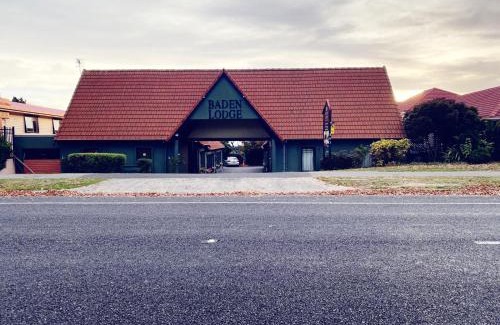 Fenton Street Hotel | Baden Lodge Motel - PRIVATE SPA Bath