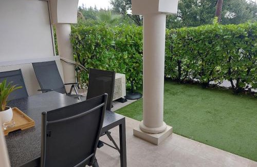 Mandelieu-La-Napoule Apartment | Bagatelle Studio 3étoiles rez de jardin Axelle LocAppart
