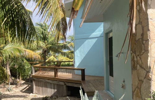 Sugar Loaf Settlement House | Bahamas oceanfront paradise. 250 off if you stay 8 nights.