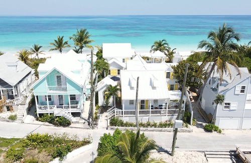 Hope Town Cottage | Bahamian cottage & guest house. Beach access & harbour views.best spot in town!