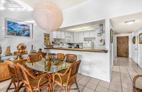 Avalon House | Bahia Vista A23