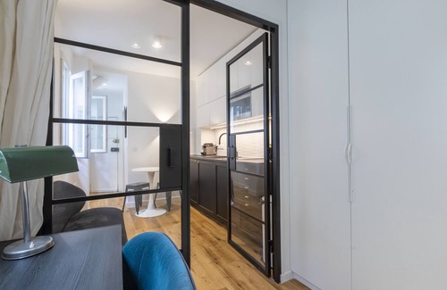 Quartier de la Salpetriere Apartment | BAIL MOBILITE - Studio renovated by architect