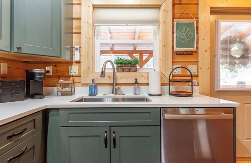 Alarka Cabin | Bailey`s Cabin on the Creek