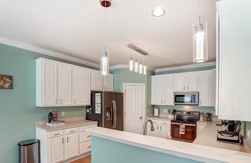 Cornelius House | Bailey's Corner in Cornelius - Walkable neighborhood to restaurants, shops & bars - Community Pool