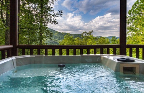 Bryson City Cabin | Baines Mountain Hideaway