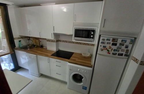 Noja Apartment | Bajo con jardín cerca de la playa.