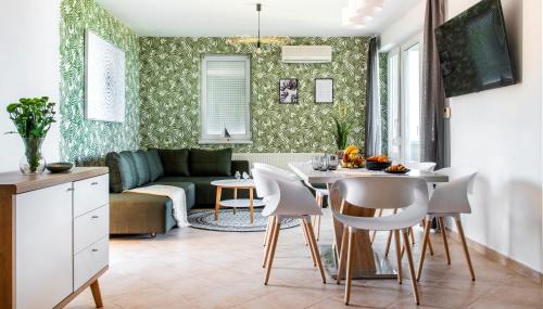 Siofok Aranypart Apartment | Balaton Lakeside Residence