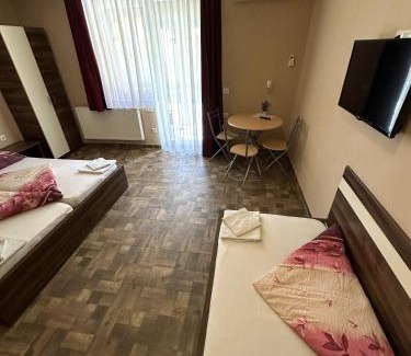 Balatonfured Bed & Breakfast | Balatonfüredi Borostyán Panzió