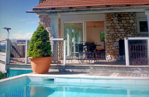Pugny-Chatenod House | Balcon de Pugny