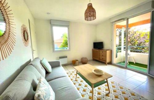 Muret Apartment | " Balcon Nature " Terrasse - TV - Fibre