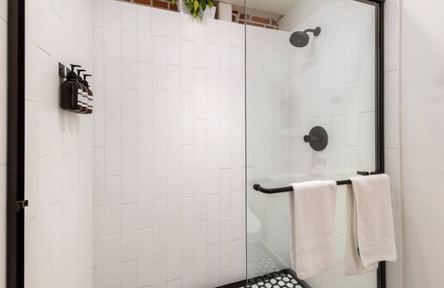 Townsite Hotel | Balcony Room 302 | The Brick Boutique Hotel