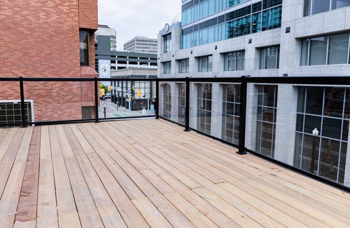 Kitchener Apartment | Balcony Studio Unit Queen Bed overlooking the city in Prime Downtown Location