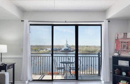 Wilmington Historic District Condo | Balcony sunset river views - Free parking - DT