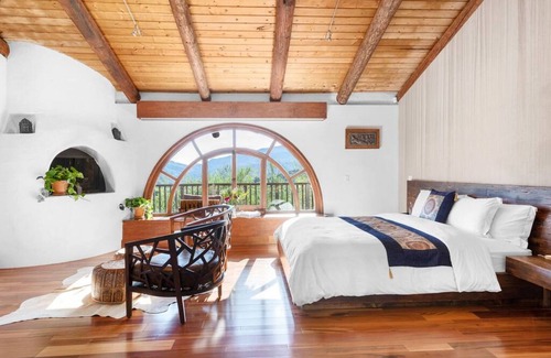 Topanga Villa | BALI INSPIRED MOUNTAIN RETREAT WITH HOT TUB & POOL