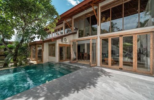 Batubelig Villa | Balinese Luxury Amisha Villa: 4BR in Seminyak