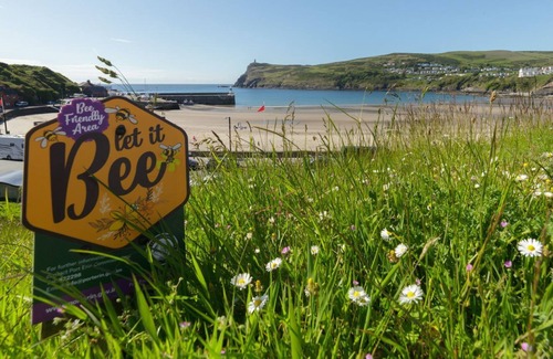 Cregneish Cottage | Baljean is a charming, eighteenth century cottage, enjoying an enviable position overlooking Port Er